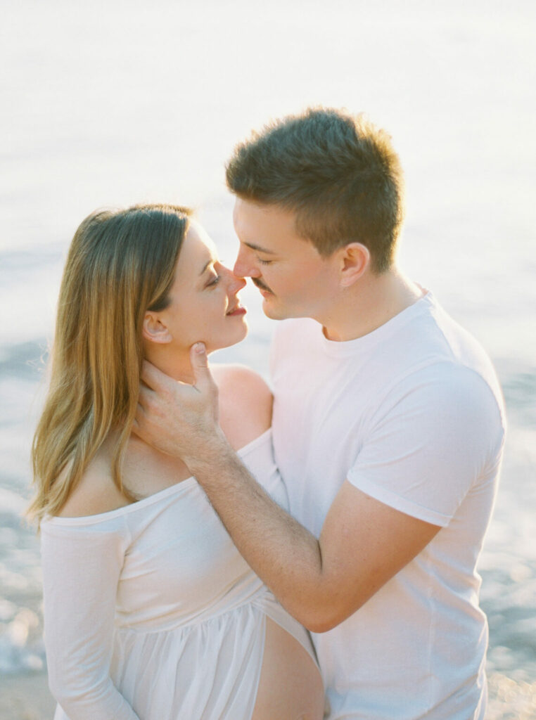 seance-photo-femme-enceinte-bord-de-mer-cote-dazur