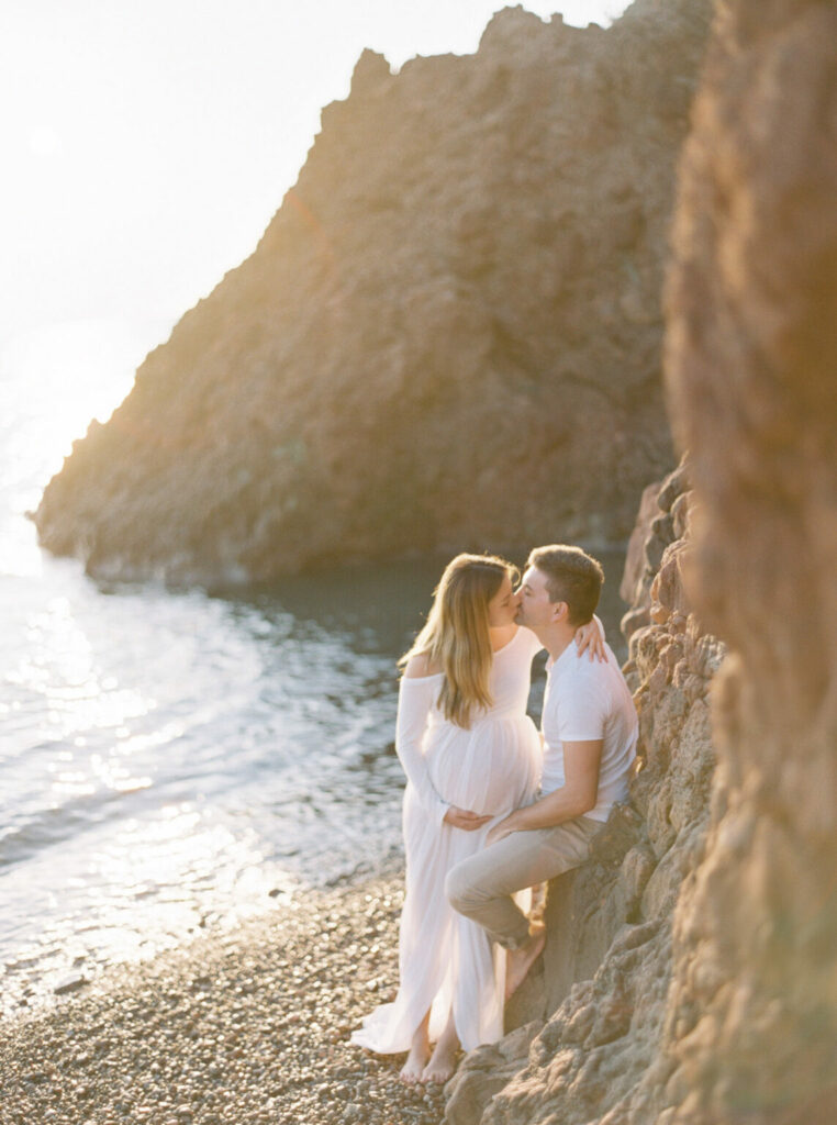 seance-photo-femme-enceinte-bord-de-mer-cote-dazur