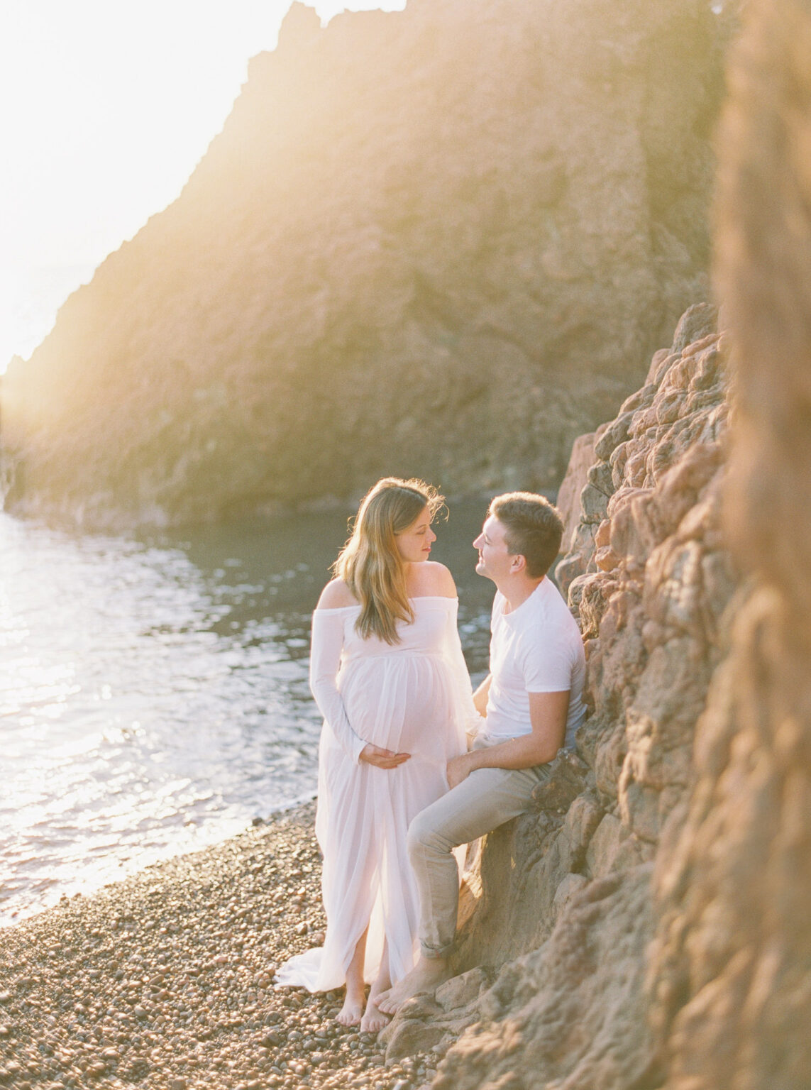 seance-photo-femme-enceinte-bord-de-mer-cote-dazur