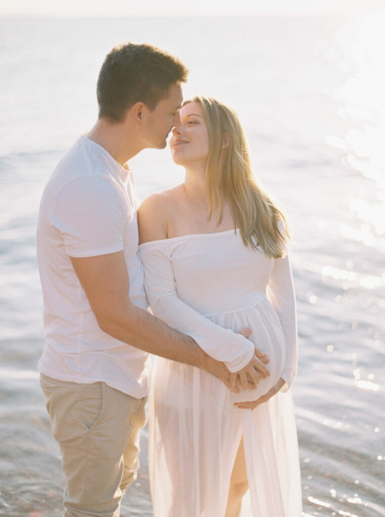 seance-photo-femme-enceinte-bord-de-mer-cote-dazur