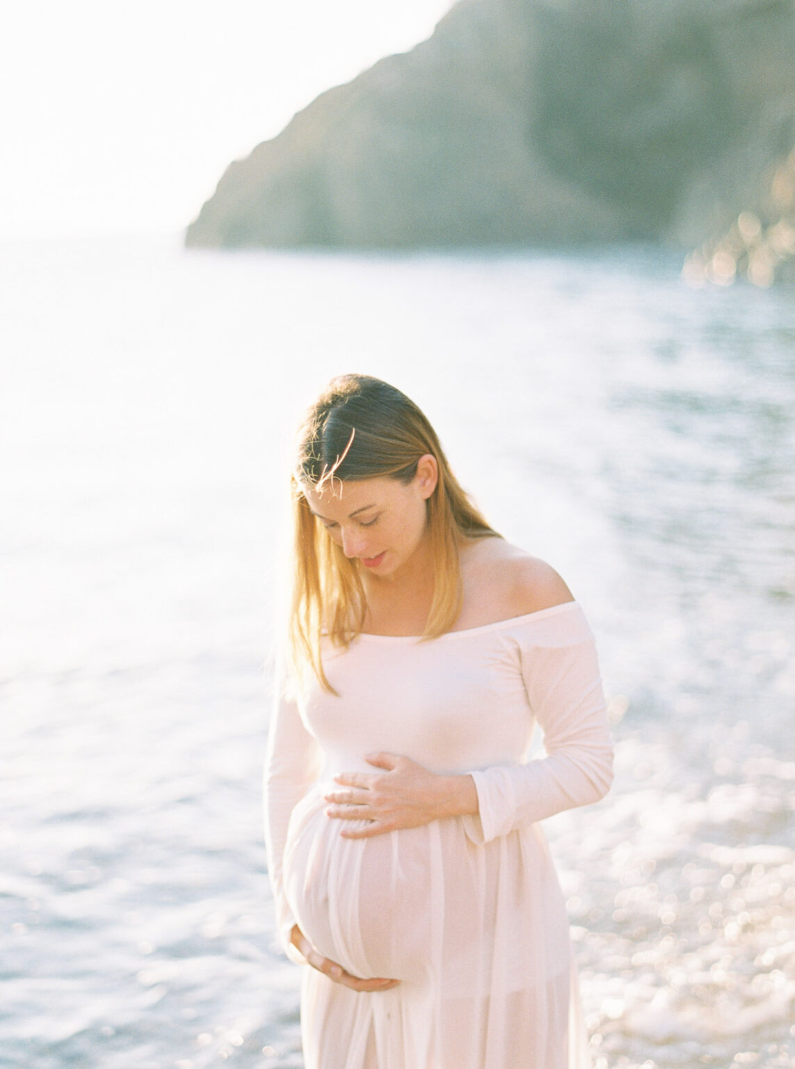 seance-photo-femme-enceinte-bord-de-mer-cote-dazur