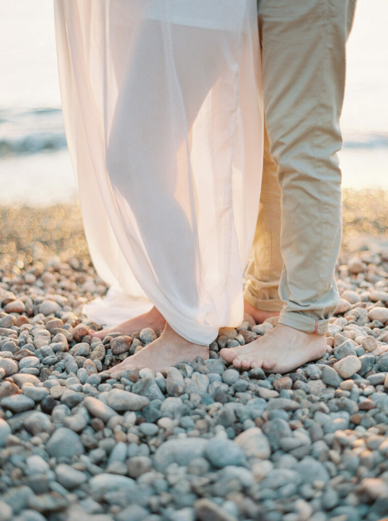 seance-photo-femme-enceinte-bord-de-mer-cote-dazur